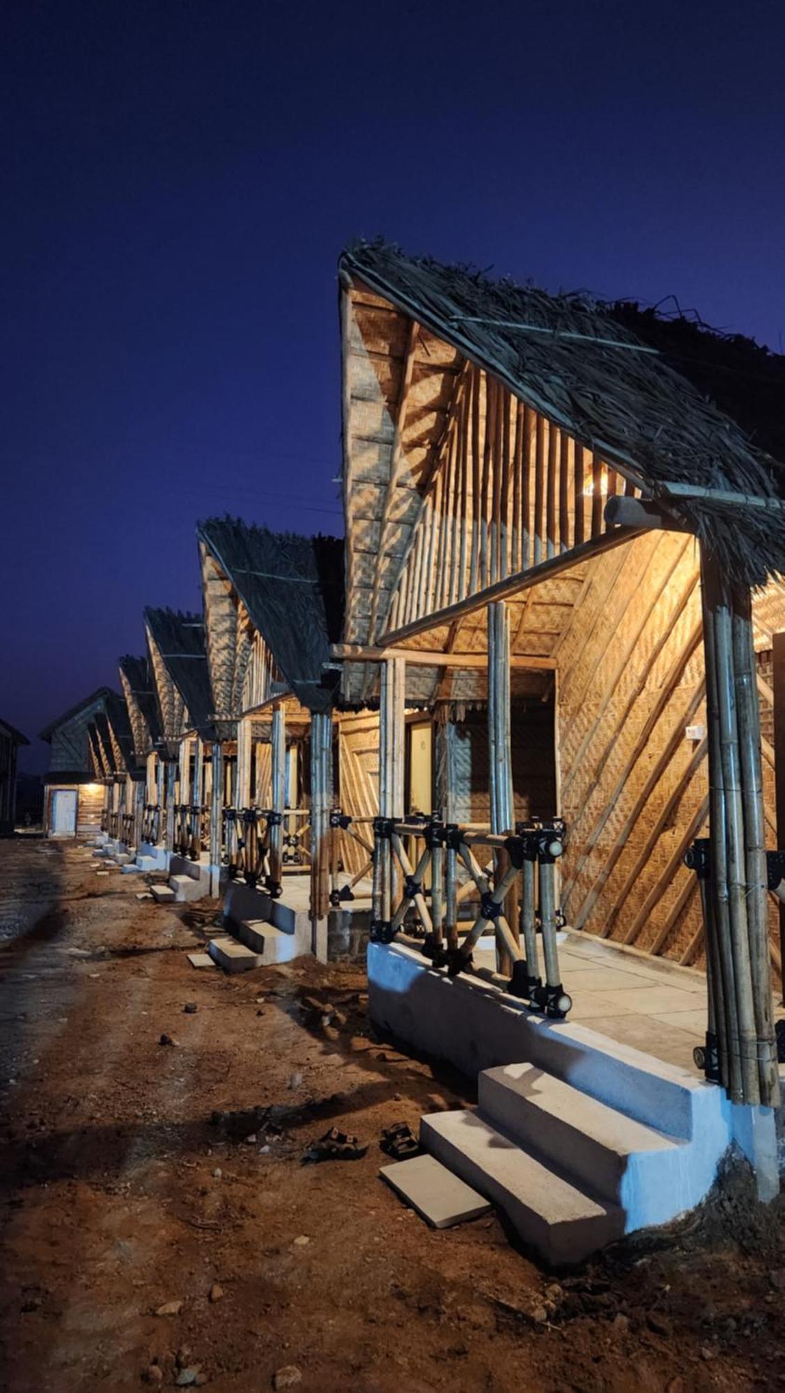Vanya The Exotic World Resort Hampi Exteriör bild