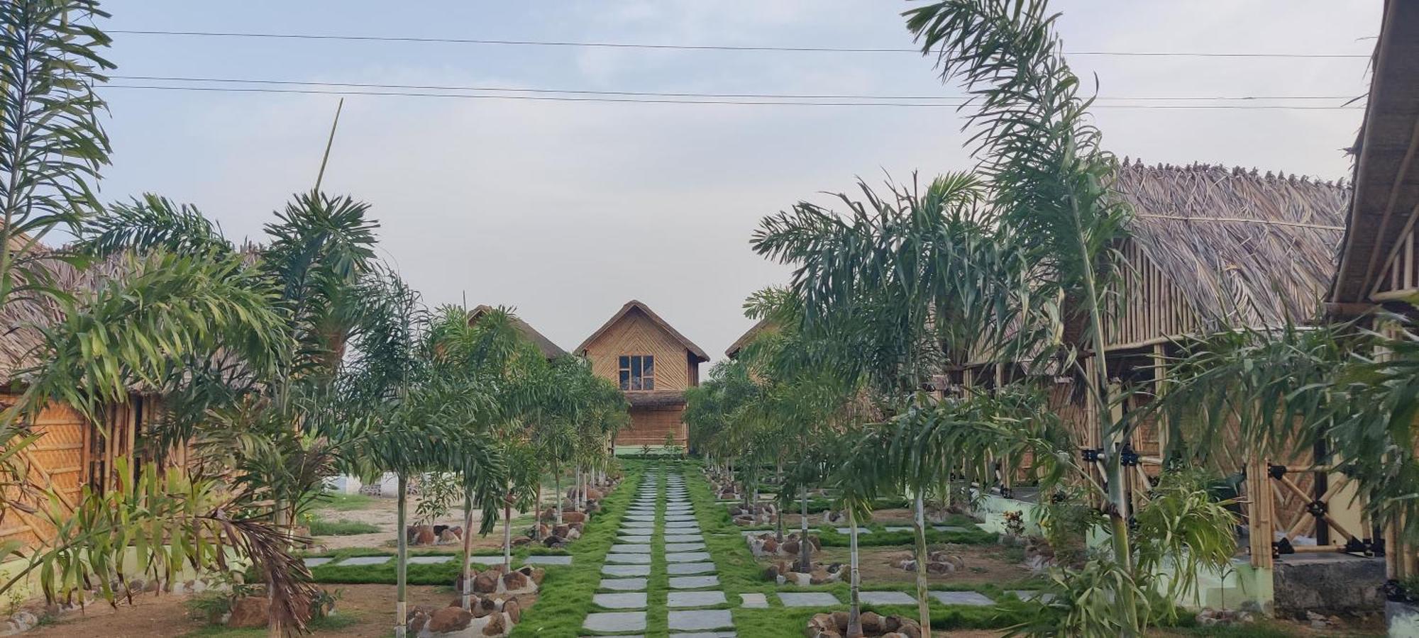 Vanya The Exotic World Resort Hampi Exteriör bild