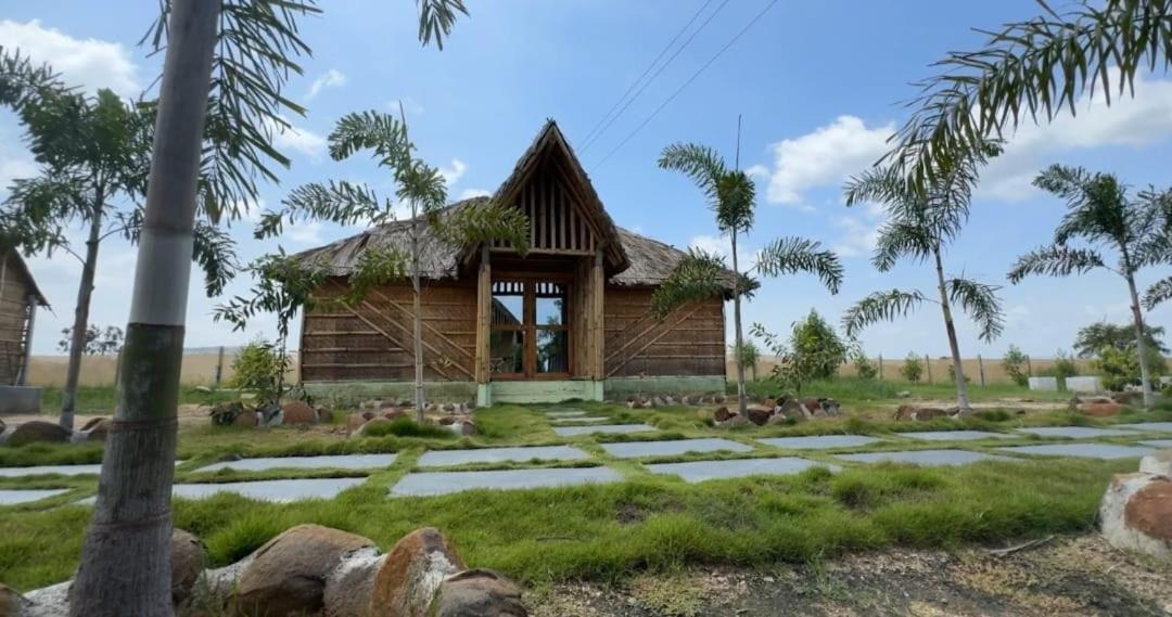 Vanya The Exotic World Resort Hampi Exteriör bild